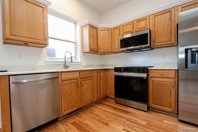 52 W Bethune Street, Detroit, MI 48202