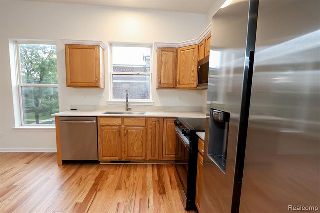 52 W Bethune Street, Detroit, MI 48202