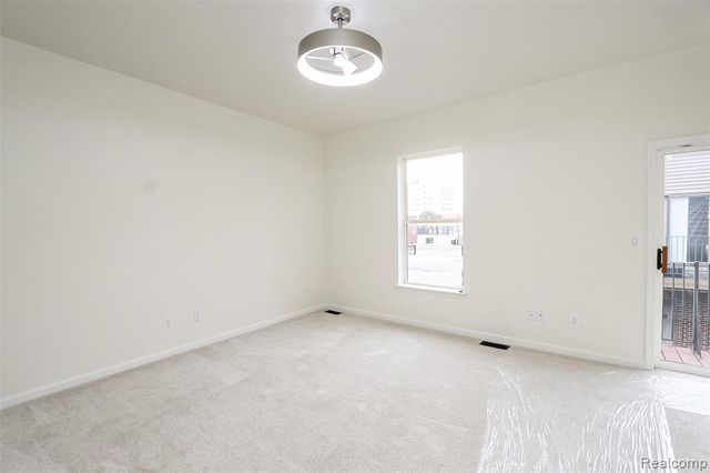 52 W Bethune Street, Detroit, MI 48202