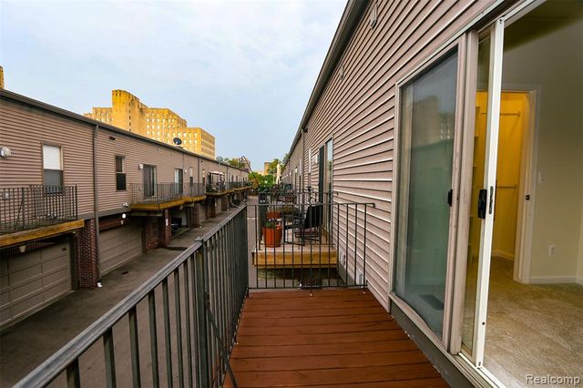 52 W Bethune Street, Detroit, MI 48202