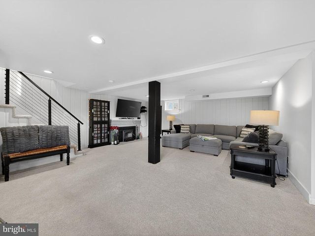 8746 MEETZE RD, Warrenton, VA 20187