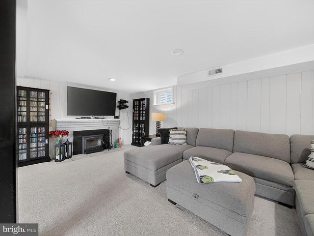 8746 MEETZE RD, Warrenton, VA 20187