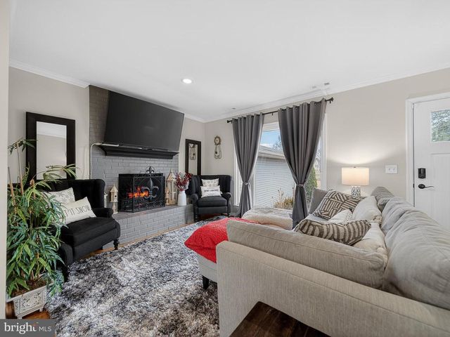 8746 MEETZE RD, Warrenton, VA 20187