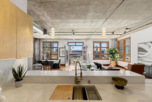 877 Island Ave 705, San Diego, CA 92101
