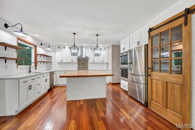 2 Patrick Lane, Defiance, MO 63341