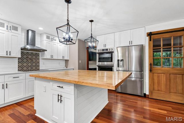 2 Patrick Lane, Defiance, MO 63341