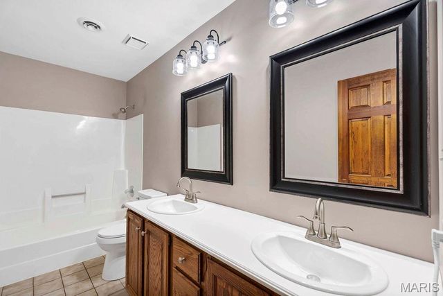 2 Patrick Lane, Defiance, MO 63341