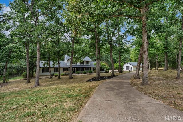 2 Patrick Lane, Defiance, MO 63341