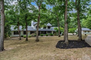 2 Patrick Lane, Defiance, MO 63341