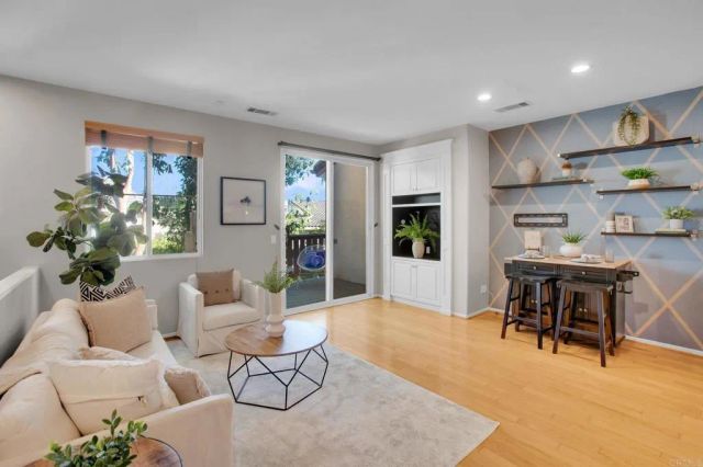 6068 Paseo Salinero, Carlsbad, CA 92009