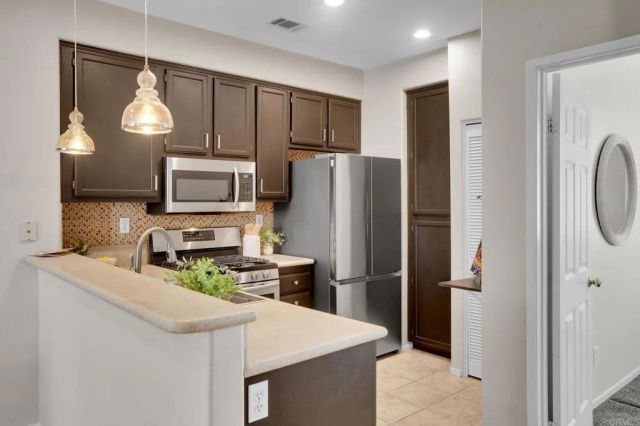 6068 Paseo Salinero, Carlsbad, CA 92009