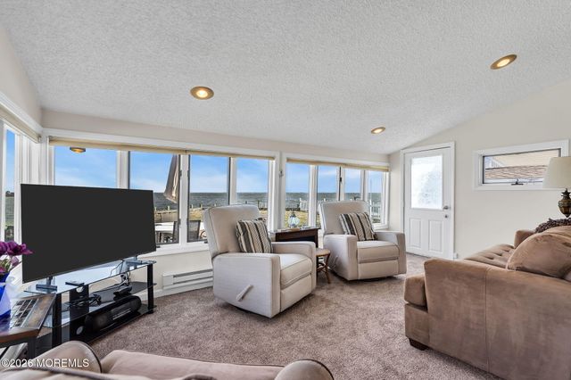 273 Evergreen Drive, Bayville, NJ 08721