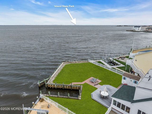 273 Evergreen Drive, Bayville, NJ 08721