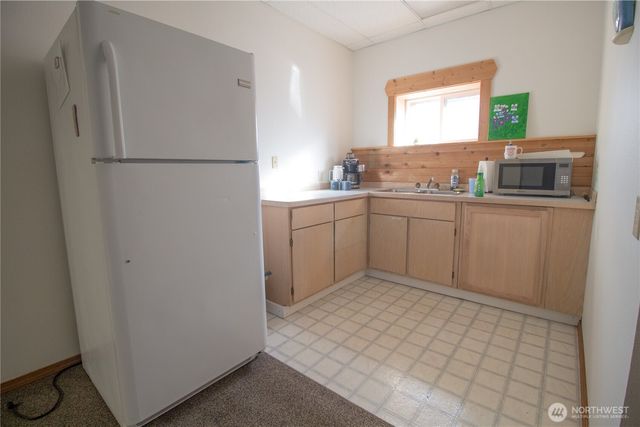 716 E Fairhaven Avenue, Burlington, WA 98233