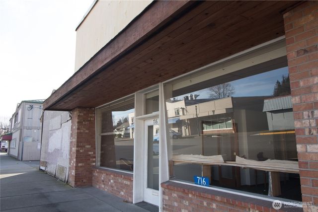 716 E Fairhaven Avenue, Burlington, WA 98233