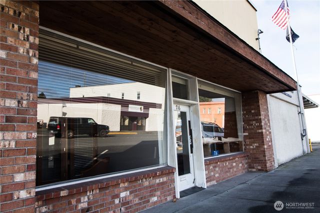 716 E Fairhaven Avenue, Burlington, WA 98233