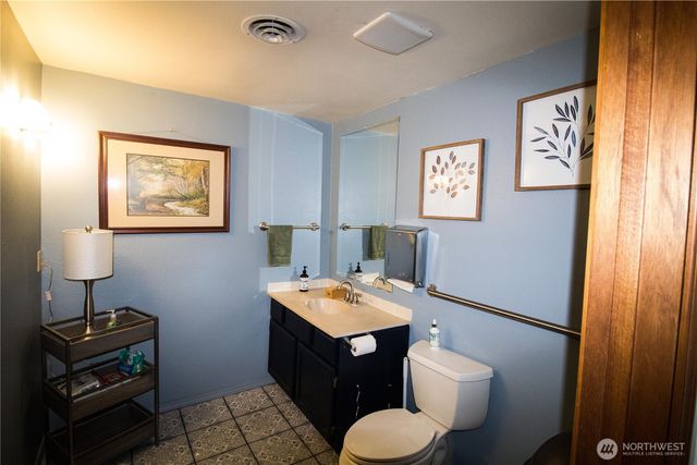 716 E Fairhaven Avenue, Burlington, WA 98233