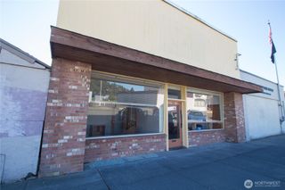 716 E Fairhaven Avenue, Burlington, WA 98233