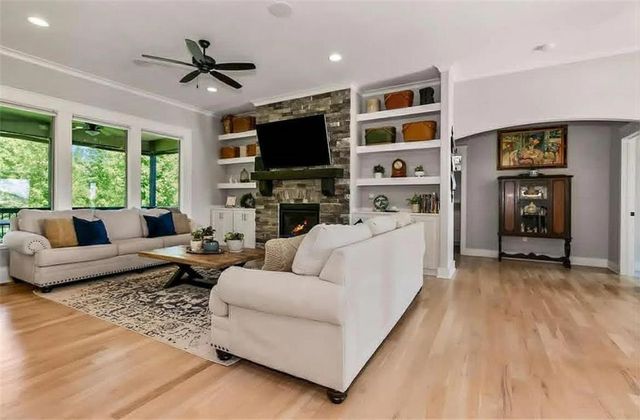 9305 SW Sushi Circle, Lee's Summit, MO 64064