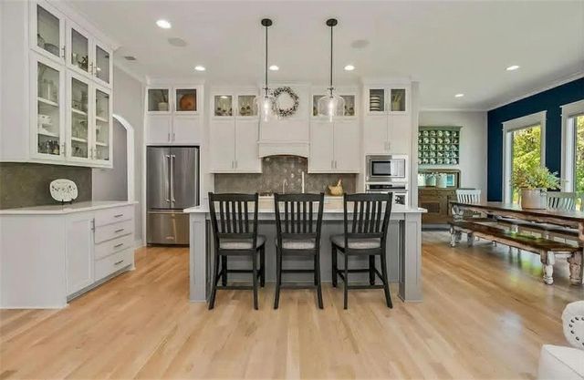 9305 SW Sushi Circle, Lee's Summit, MO 64064