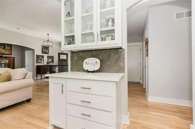 9305 SW Sushi Circle, Lee's Summit, MO 64064