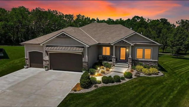 9305 SW Sushi Circle, Lee's Summit, MO 64064