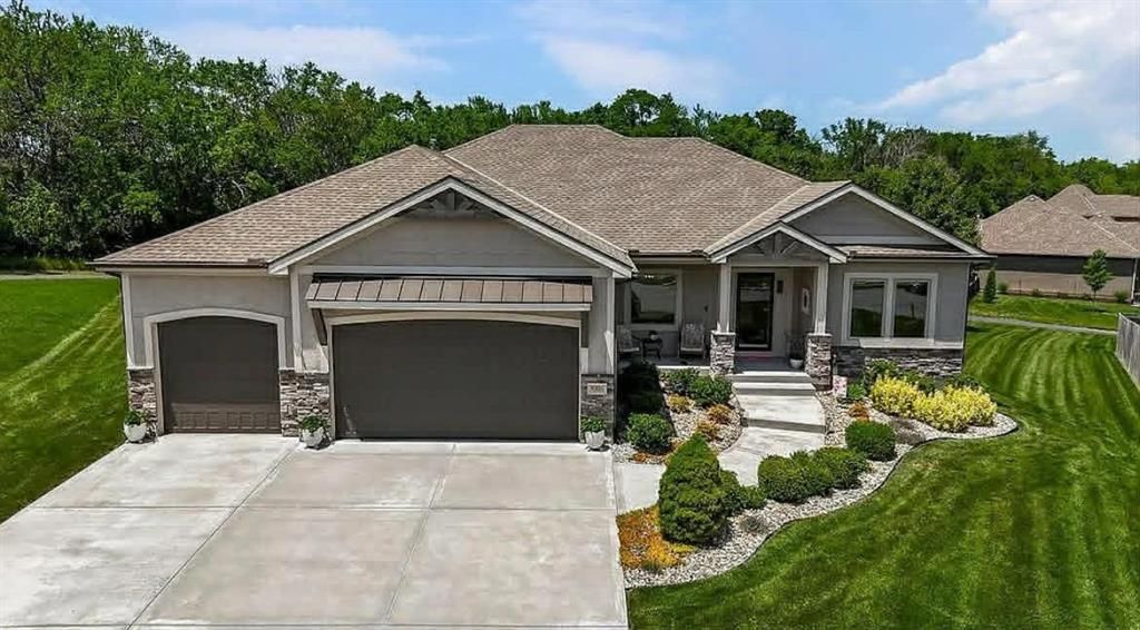 9305 SW Sushi Circle, Lee's Summit, MO 64064