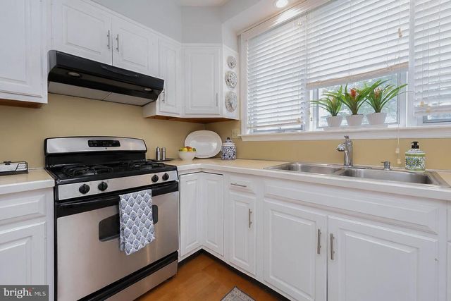 618 ELM TER, Riverton, NJ 08077