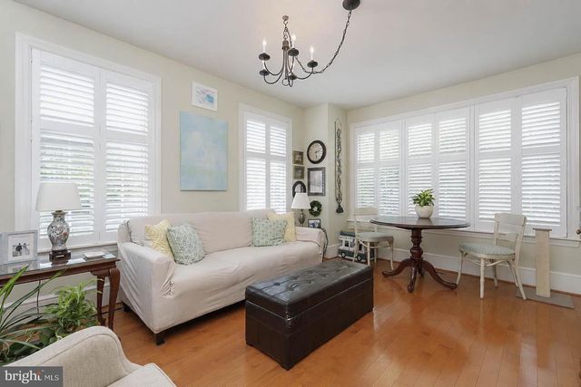 618 ELM TER, Riverton, NJ 08077