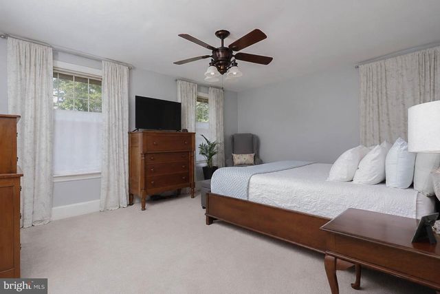 618 ELM TER, Riverton, NJ 08077