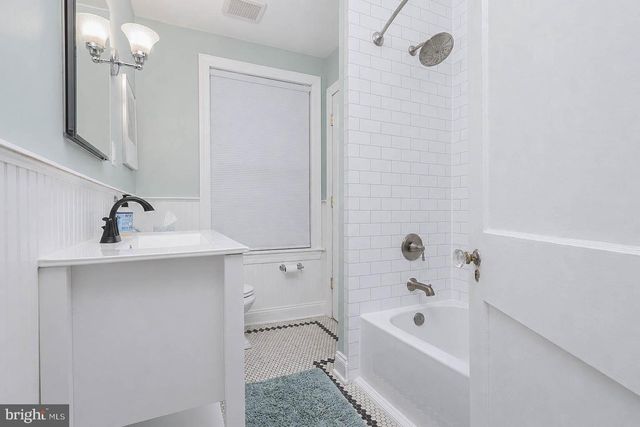 618 ELM TER, Riverton, NJ 08077