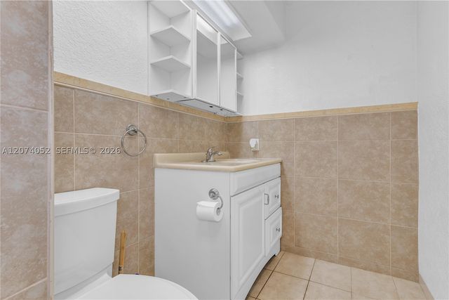 2175 NE 56th St 103, Fort Lauderdale, FL 33308