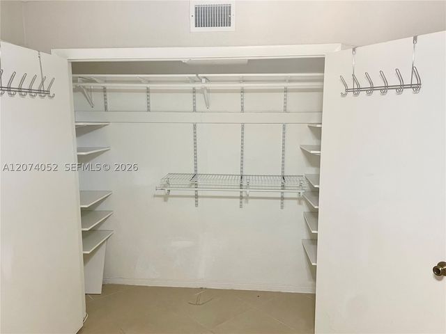 2175 NE 56th St 103, Fort Lauderdale, FL 33308
