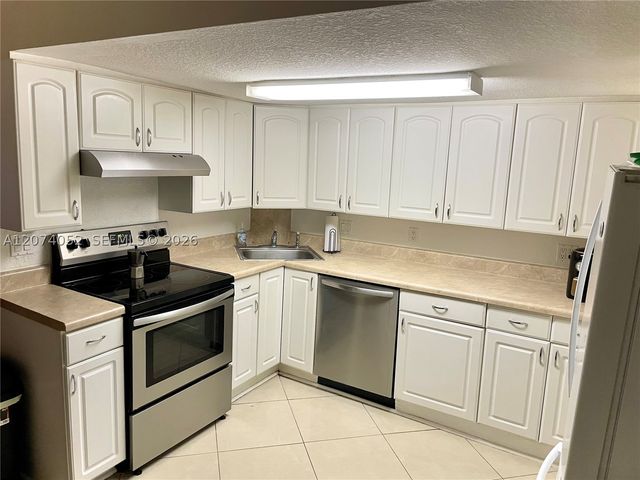 2175 NE 56th St 103, Fort Lauderdale, FL 33308