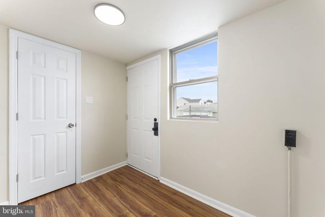 370 AMOSLAND RD, Holmes, PA 19043