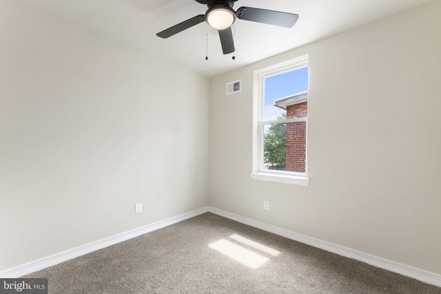 370 AMOSLAND RD, Holmes, PA 19043