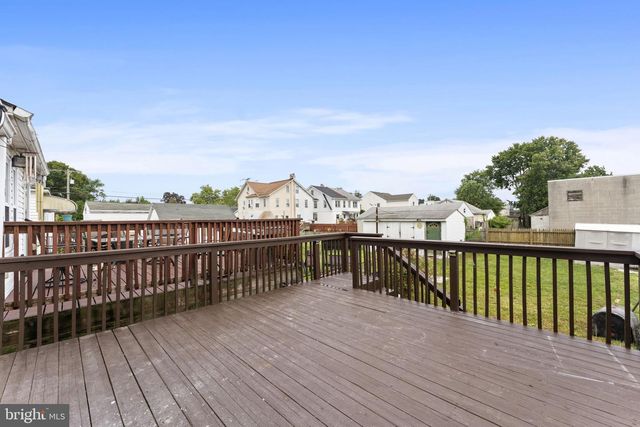 370 AMOSLAND RD, Holmes, PA 19043