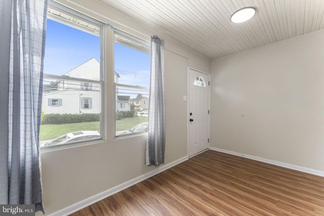 370 AMOSLAND RD, Holmes, PA 19043