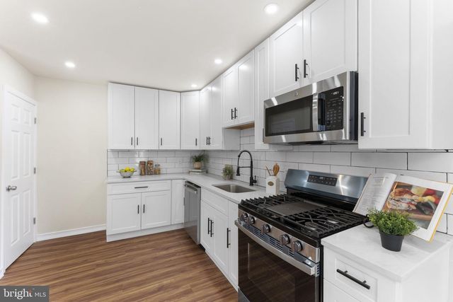 370 AMOSLAND RD, Holmes, PA 19043