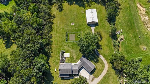 8245 Kier Road, Clarkston, MI 48348