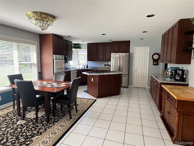 8245 Kier Road, Clarkston, MI 48348