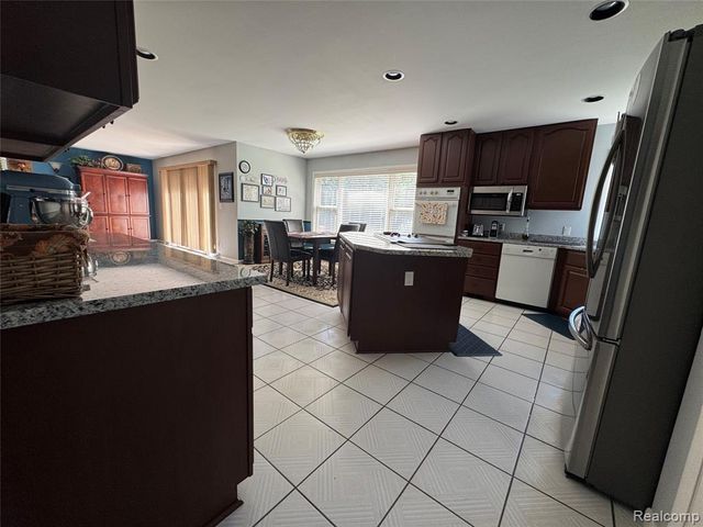 8245 Kier Road, Clarkston, MI 48348