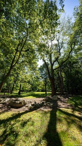 8245 Kier Road, Clarkston, MI 48348