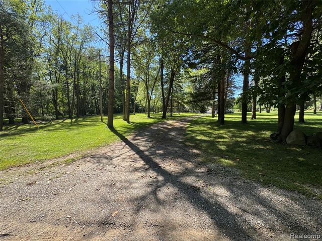 8245 Kier Road, Clarkston, MI 48348