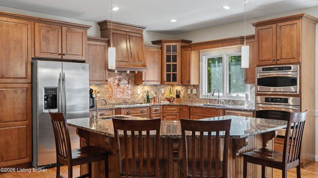 10912 Rock Valley Ct, Louisville, KY 40241