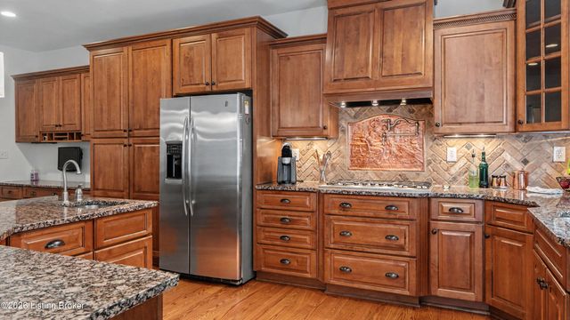 10912 Rock Valley Ct, Louisville, KY 40241