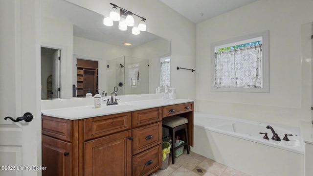 10912 Rock Valley Ct, Louisville, KY 40241