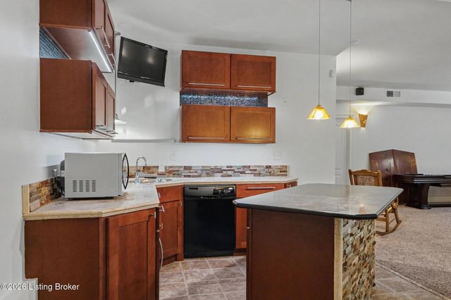 10912 Rock Valley Ct, Louisville, KY 40241