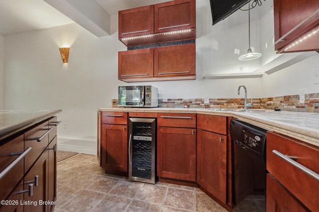 10912 Rock Valley Ct, Louisville, KY 40241