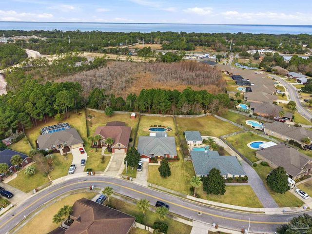 1635 Woodlawn Way, Gulf Breeze, FL 32563